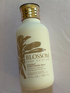 Blossom Pure Haircare Coconut Conditioning Wash, Hydrating / Nourishing Cleanser